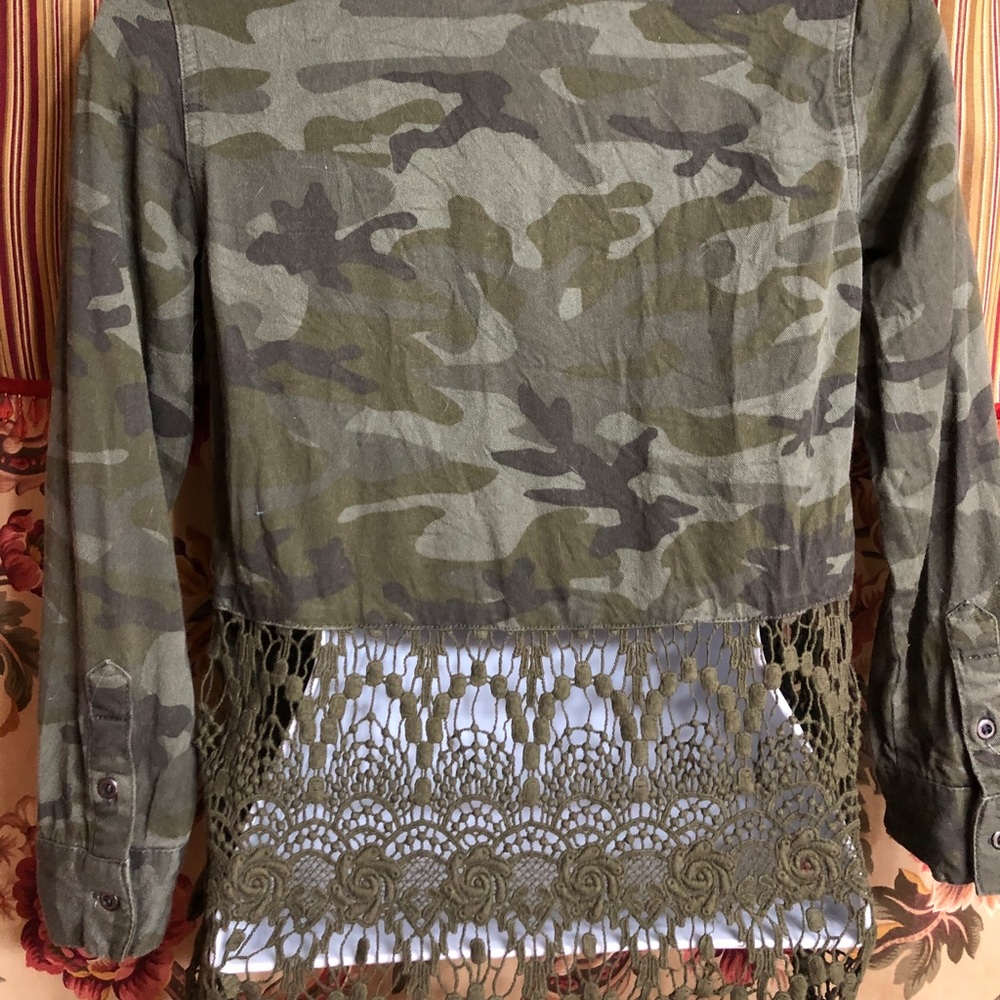 Camo Top With Lace Back On Bottom Half - Picture 6 of 8